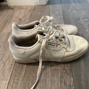Adidas Calabasas shoes. Men’s 8